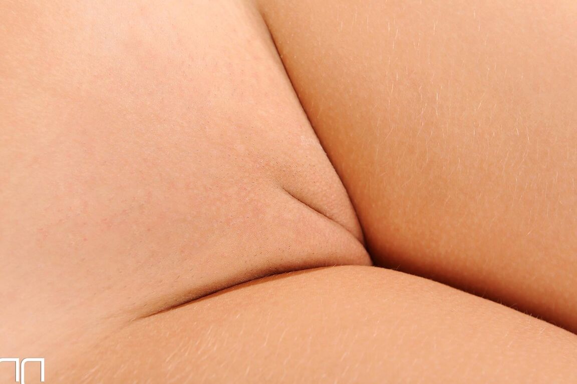 21P Big titted Czech model Marry Queen pleasing herself with a curved toy