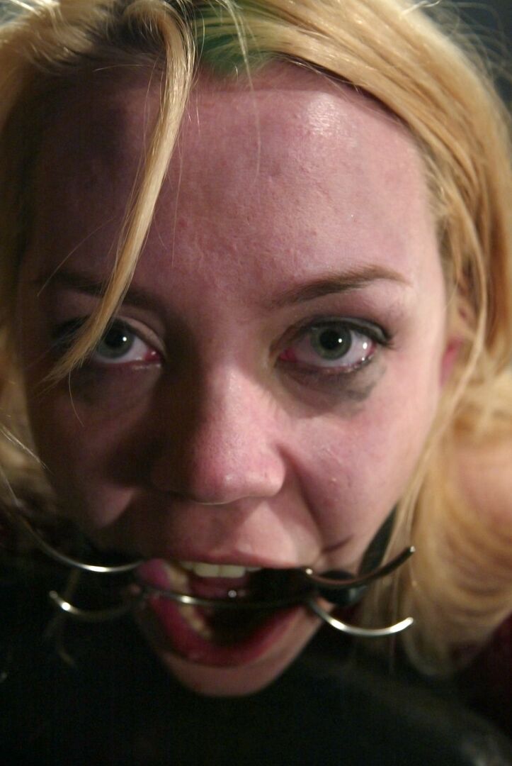 21P Sex und Unterwerfung Annette Schwarz, Brandon Iron