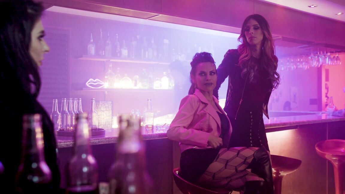 21P Beijos de Casey paralisados, Joanna Angel, TS Foxxy