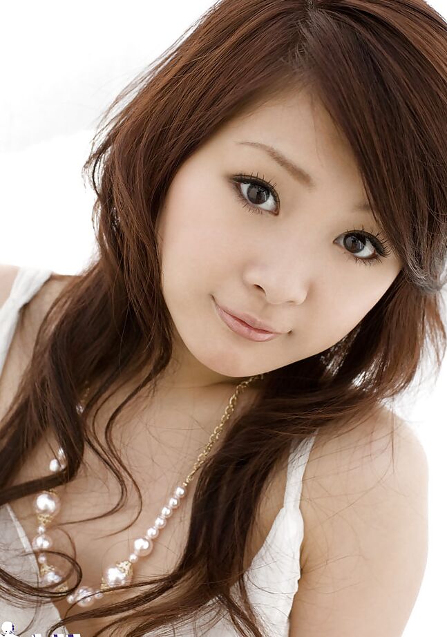 15P Doce gata asiática Suzuka Ishikawa descobrindo seu corpo fodível
