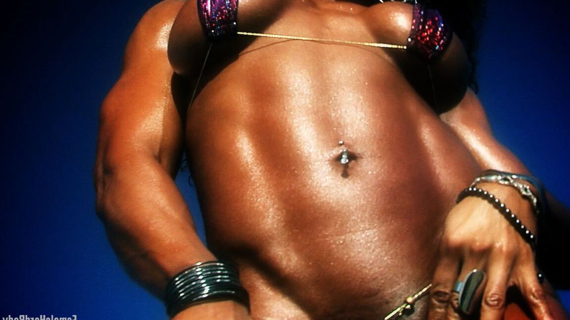 15P Feminino Corpo Duro Alexis Ellis MILF Biquíni Exterior