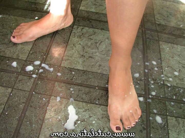15P Cute Latina Latina gets dirty with syrop
