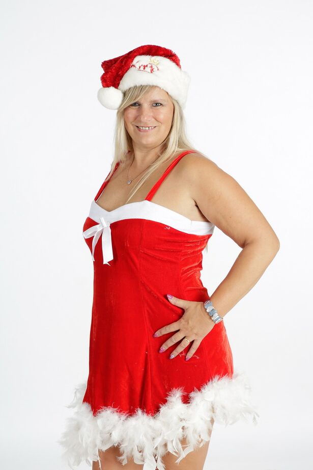 20P Loira madura Sweet Susi libera seus peitos e arrebata roupas de Natal