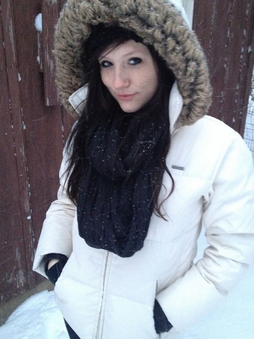 12P Amateur Freckles in yoga pants & boots teasing with big tits in the snow