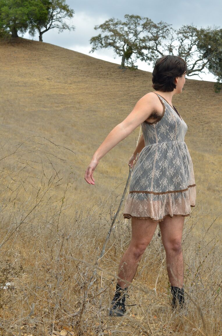 21P Curvy amateur slut Harley Hex strips and exposes her hairy body in a field