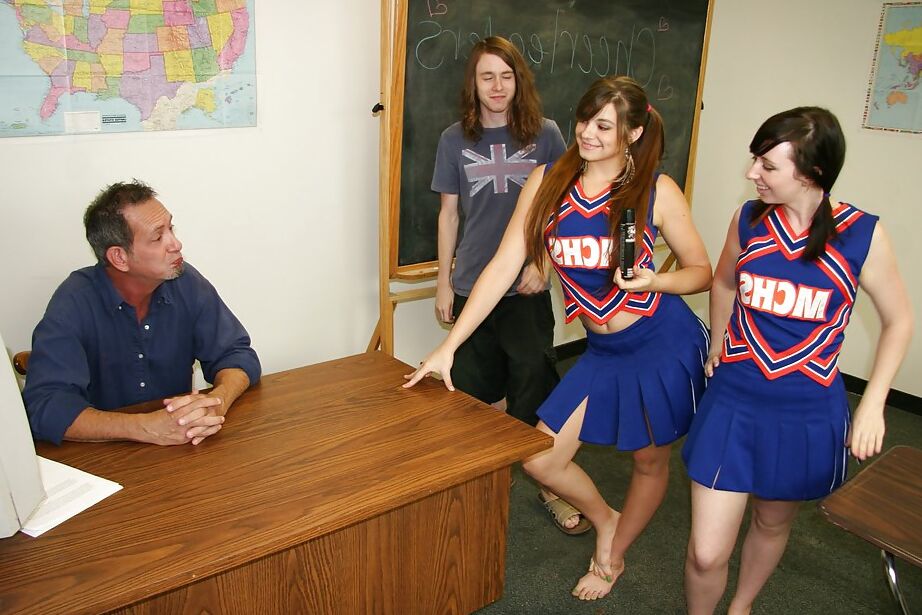 16P Lecherous cheerleaders have some handjob fun with a thick dick