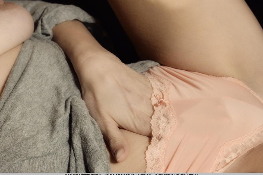 16P Erotic model Jamie Lynn pinches her hard nipples while masturbating solo