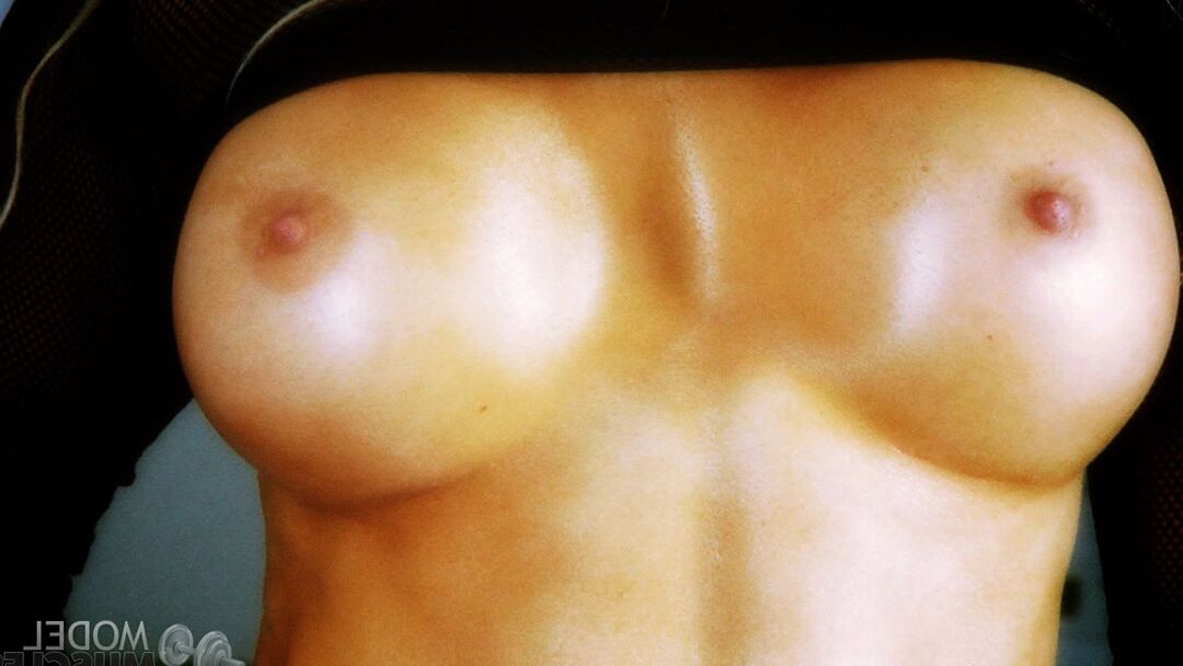15P モデル 筋肉 ボディービルダー 巨乳