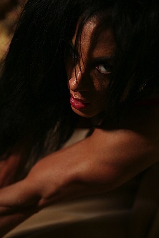 17P Réseau musculaire féminin Babe Bodybuilder Latina