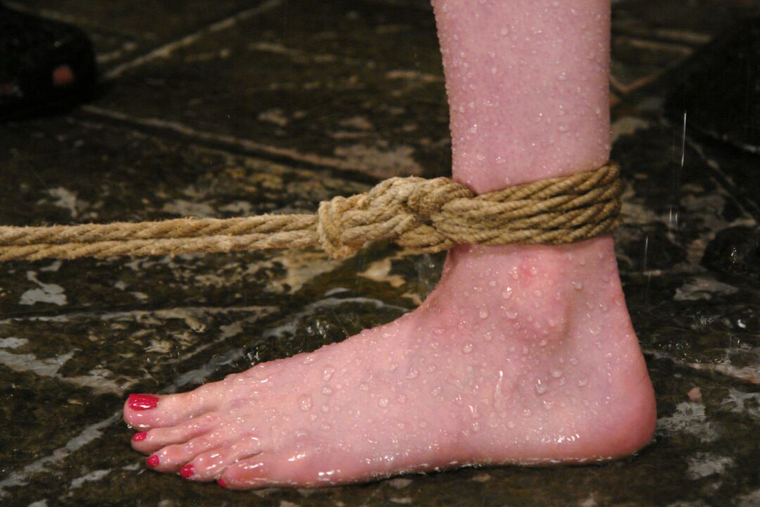 21P Water Bondage Cereja Rasgada