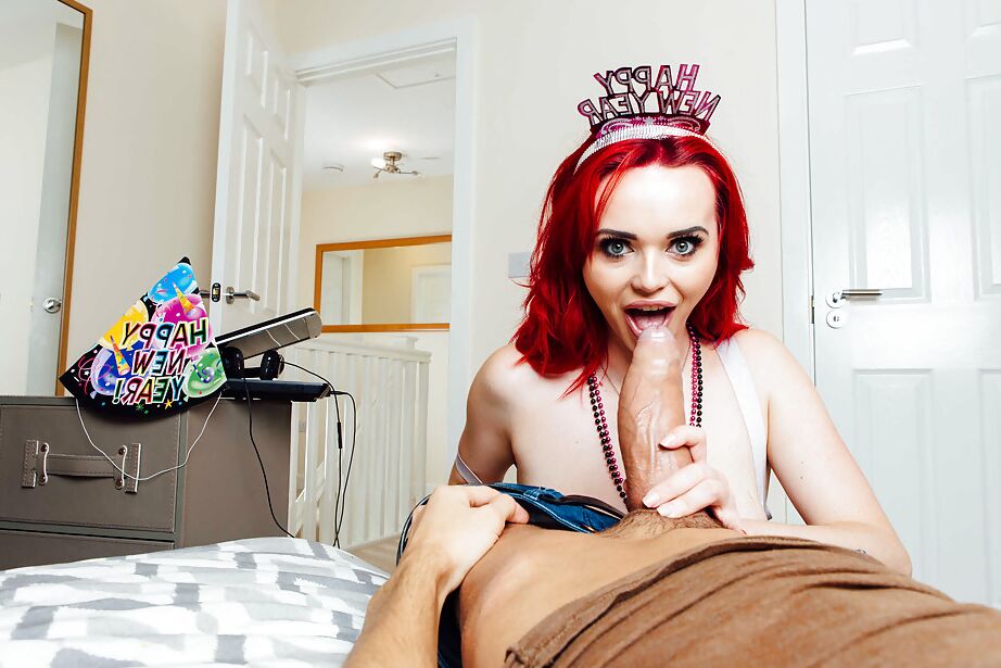 16P A festeira ruiva Jasmine James e seus grandes naturais chupam e fodem pau