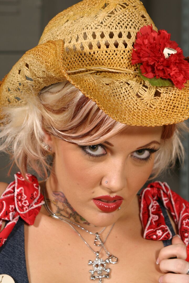 21P MILF Candy Monroe makes her cuckold lick a black cock's jizz after riding it