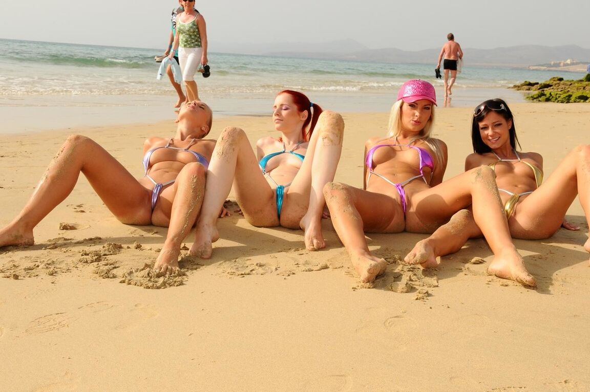 16P Biquíni Prazer Mamas Grandes Realidade Praia Europeia