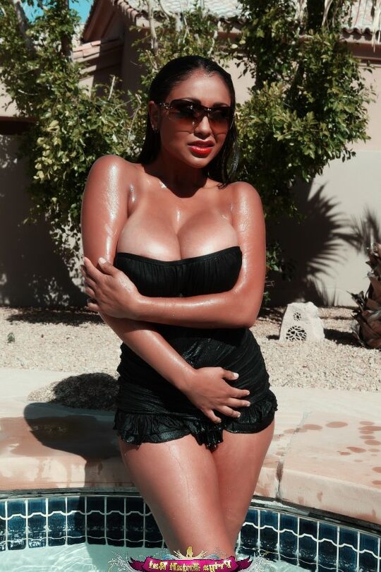 15P It is so hot in Arizona and Priya Rai make it even hotter as she splashes