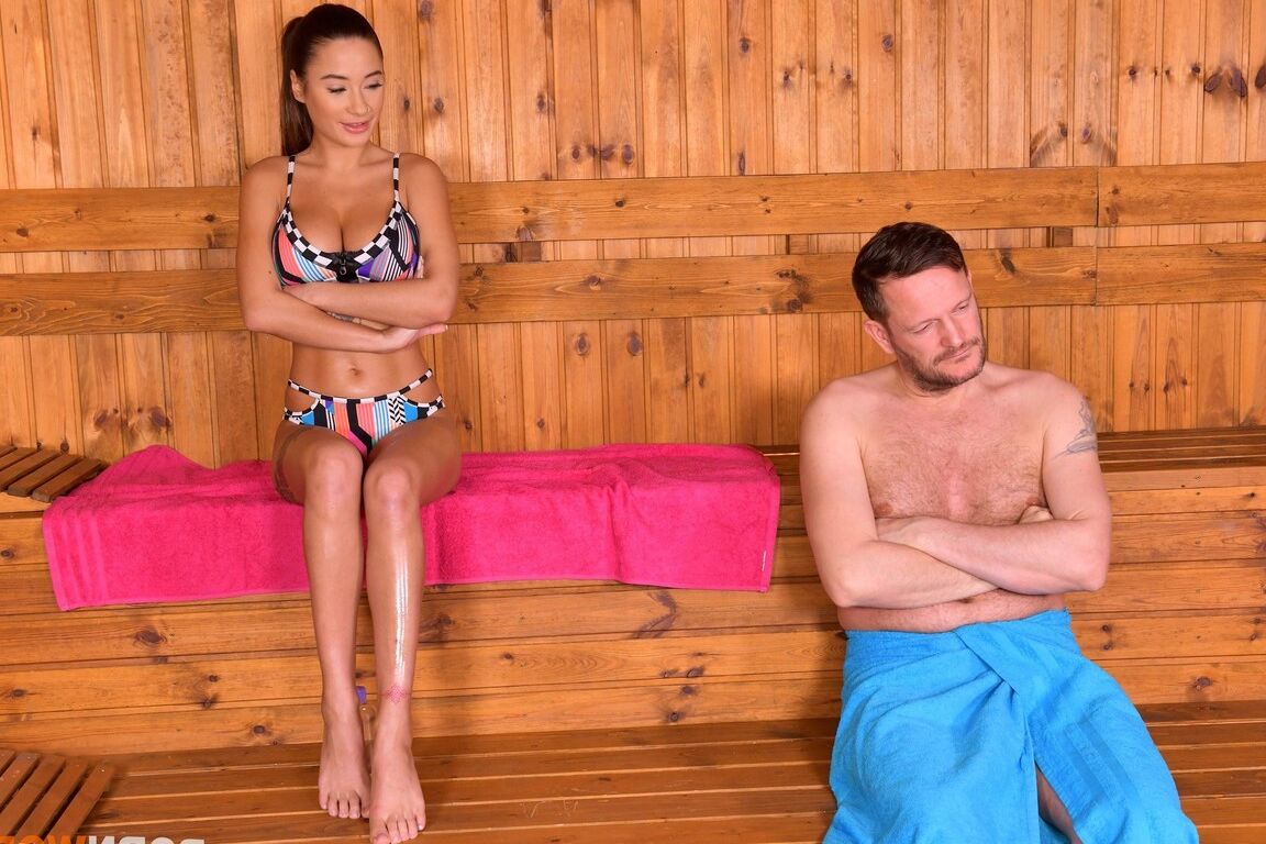 21P Mundo Porno Ian Scott, Liya Silver