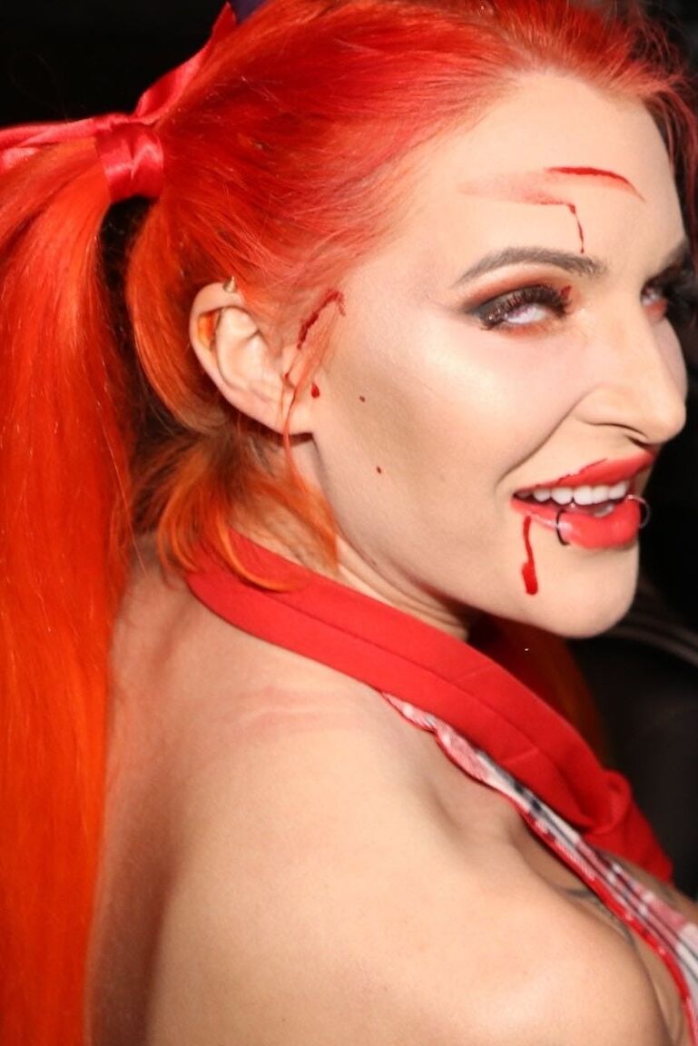 16P Halloween bukkake facials for Harleys Sin