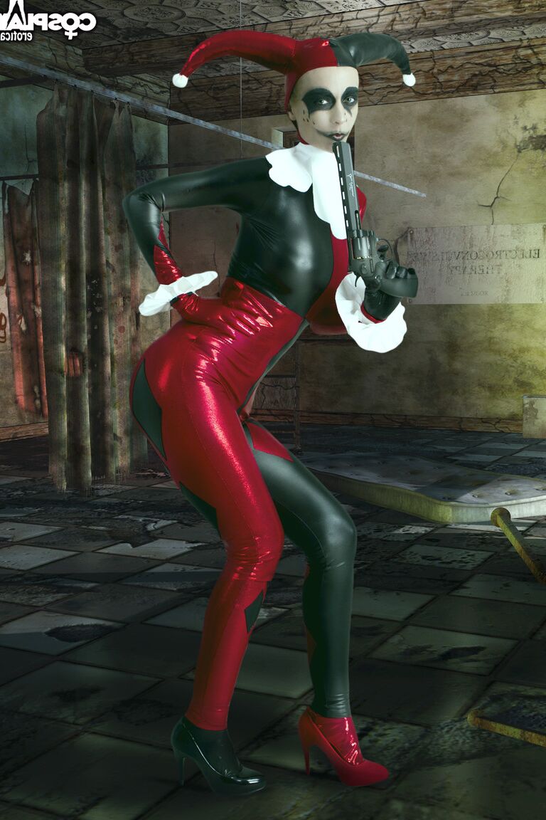 12P Cosplay Erotica Lana em Terapia Secreta cosplay nua