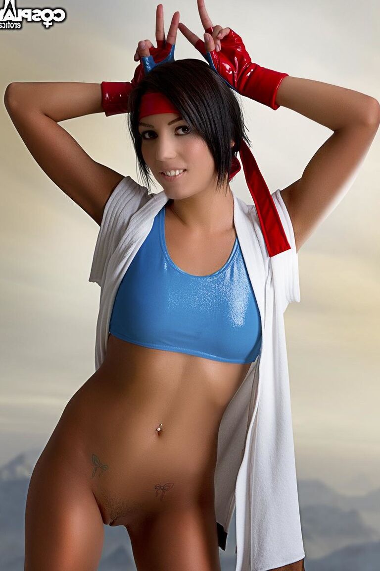 12P Yuri Sakazaki O Rei dos Lutadores cosplay nu