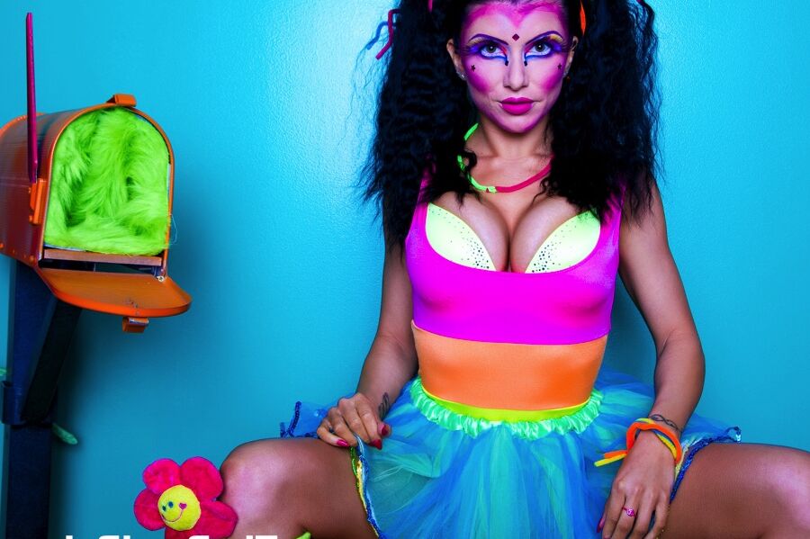 16P Romi Rain Colorful Raggedy Ann gets nude