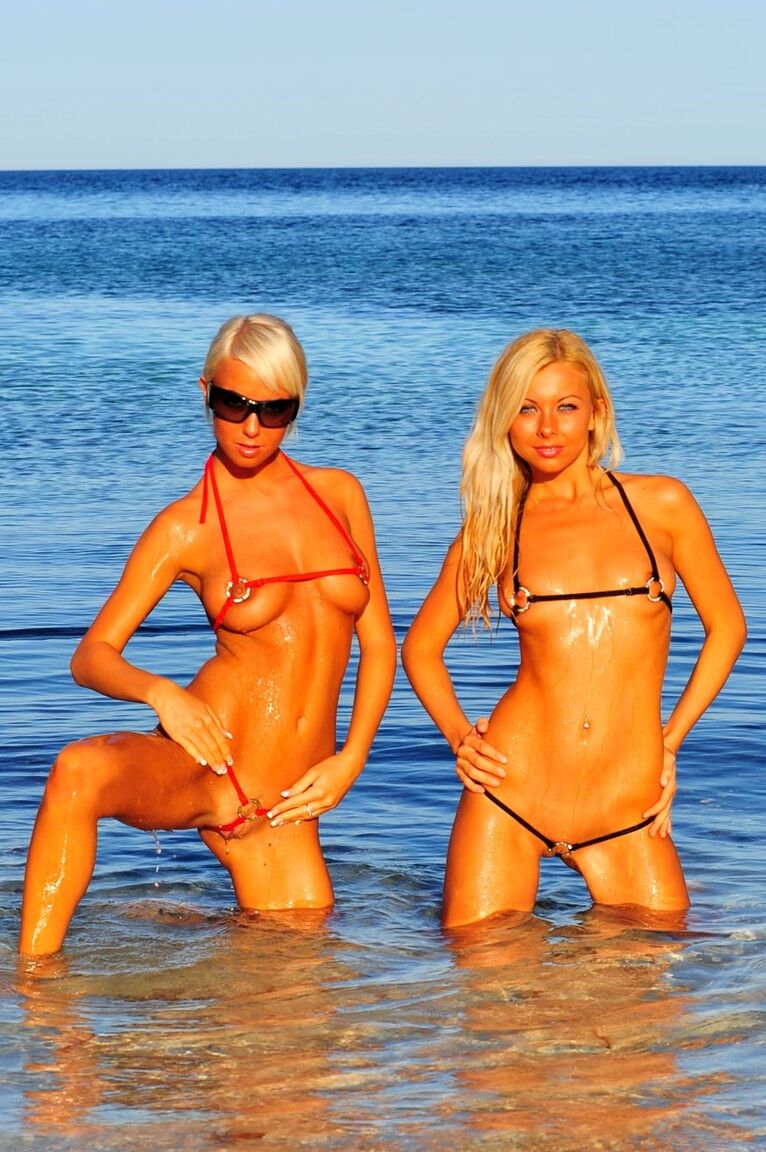 16P Bikini Placer Mojado Lesbiana Rubia