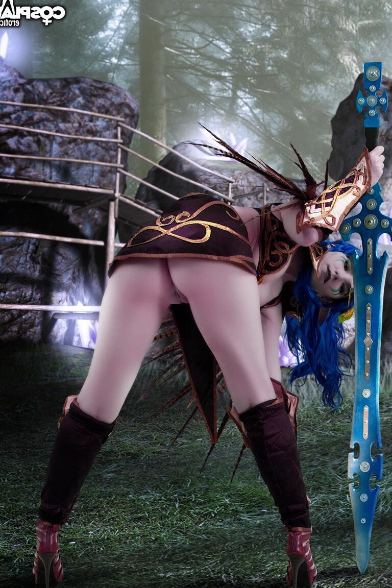 12P Nachtelf, World of Warcraft Nackt-Cosplay