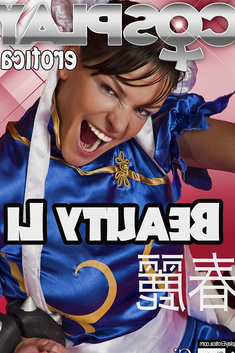 12P Chun Li Street Fighter cosplay desnudo