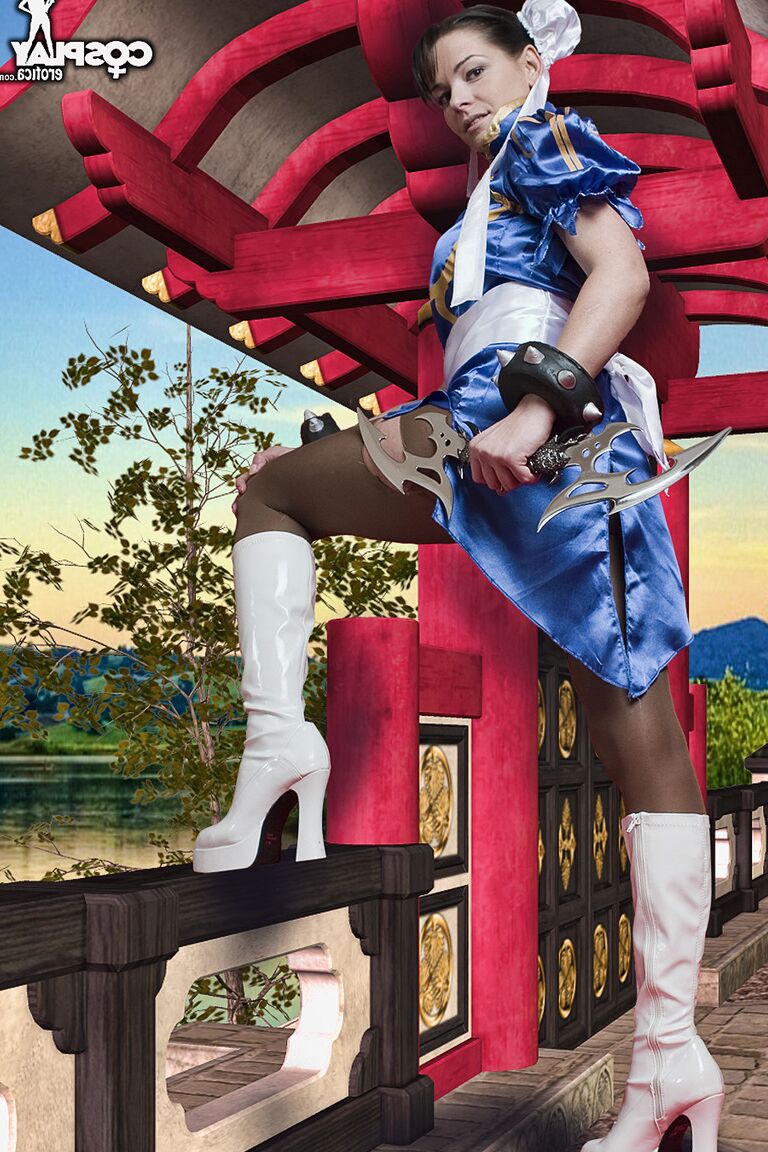 12P Chun Li Street Fighter cosplay desnudo