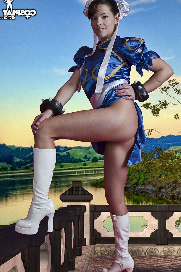 12P Chun Li Street Fighter cosplay desnudo