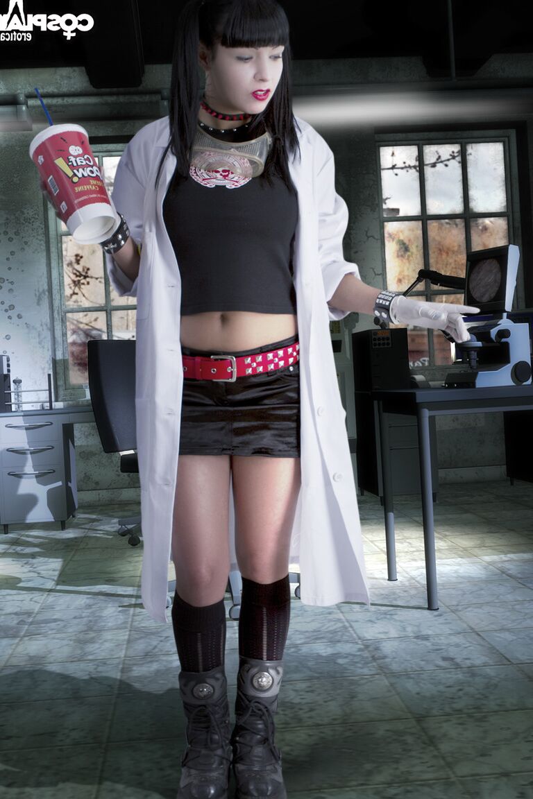 12P Mea in Give Me a Sample ヌードコスプレ