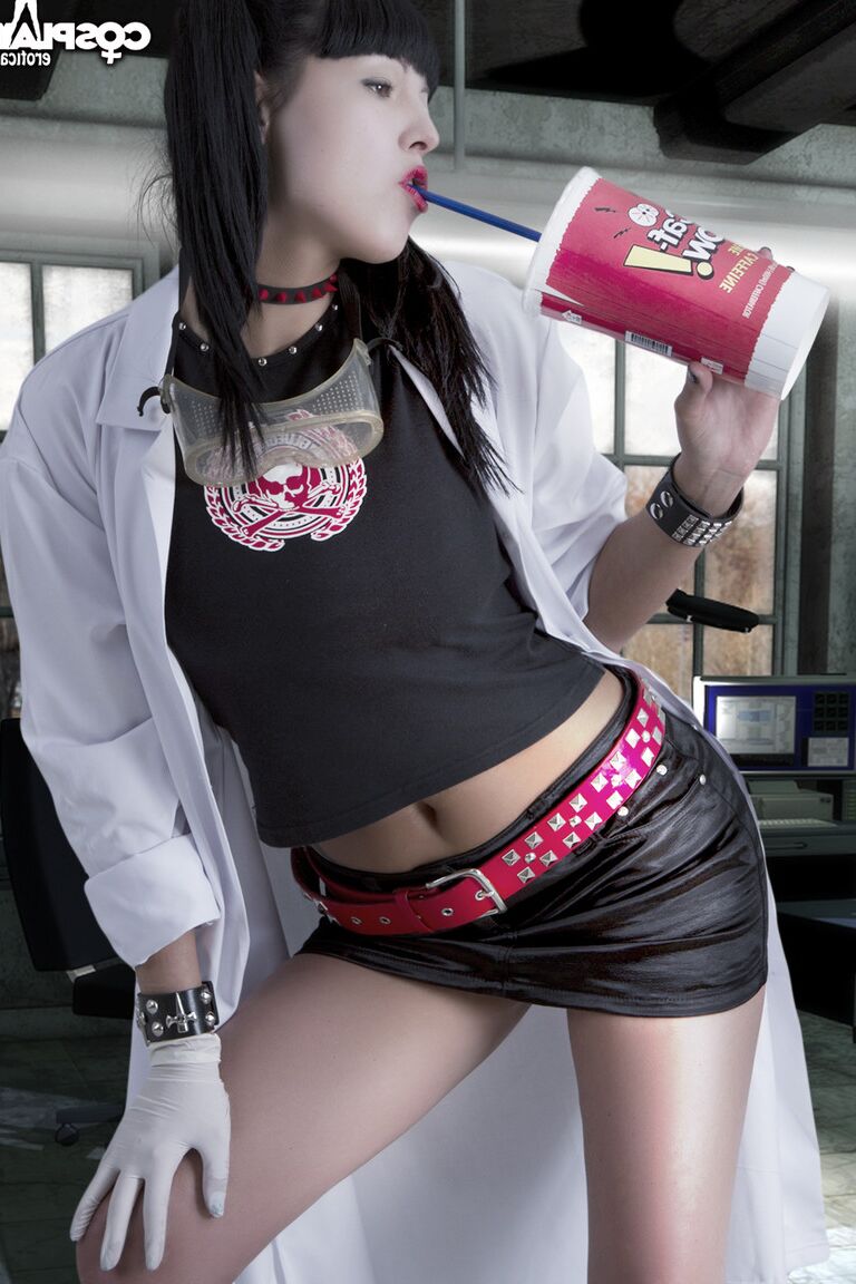 12P Mea in Give Me a Sample ヌードコスプレ