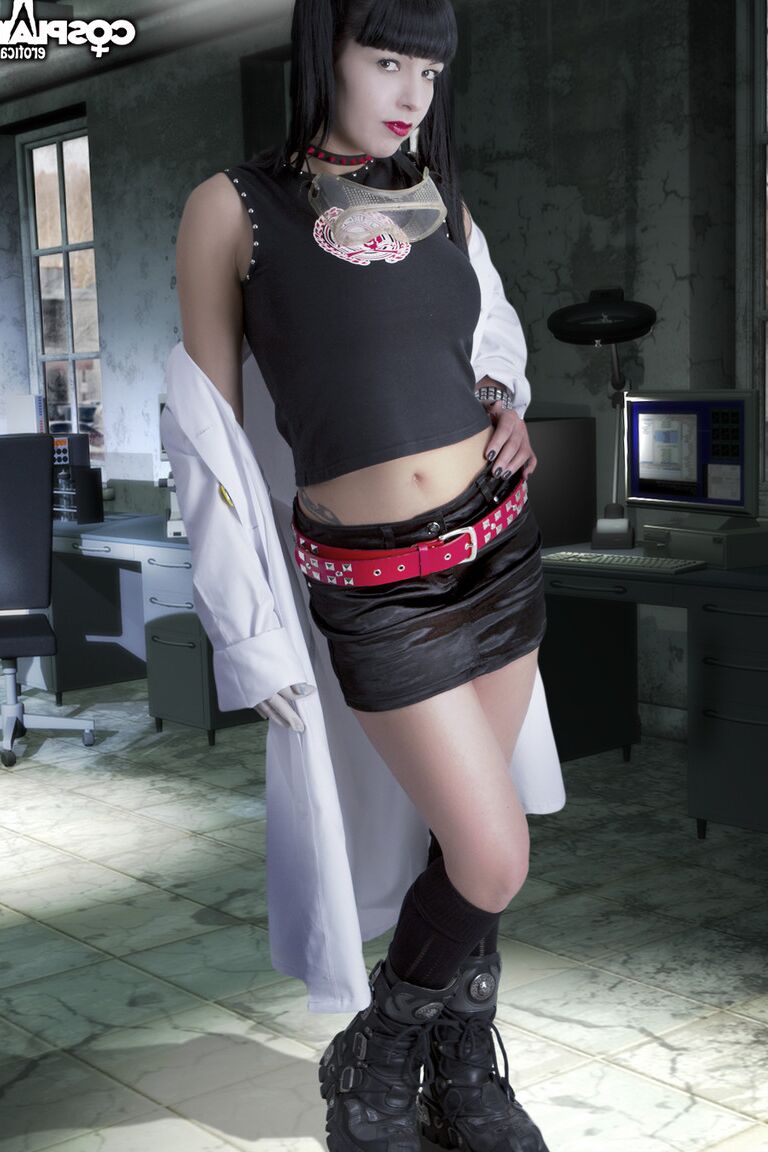 12P Mea in Give Me a Sample ヌードコスプレ