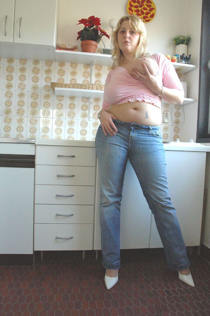 20P Bored housewife Davina unveils her monster melons and plays with them