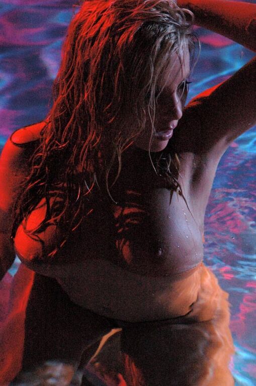 15P Beau Tease nadadores noturnos