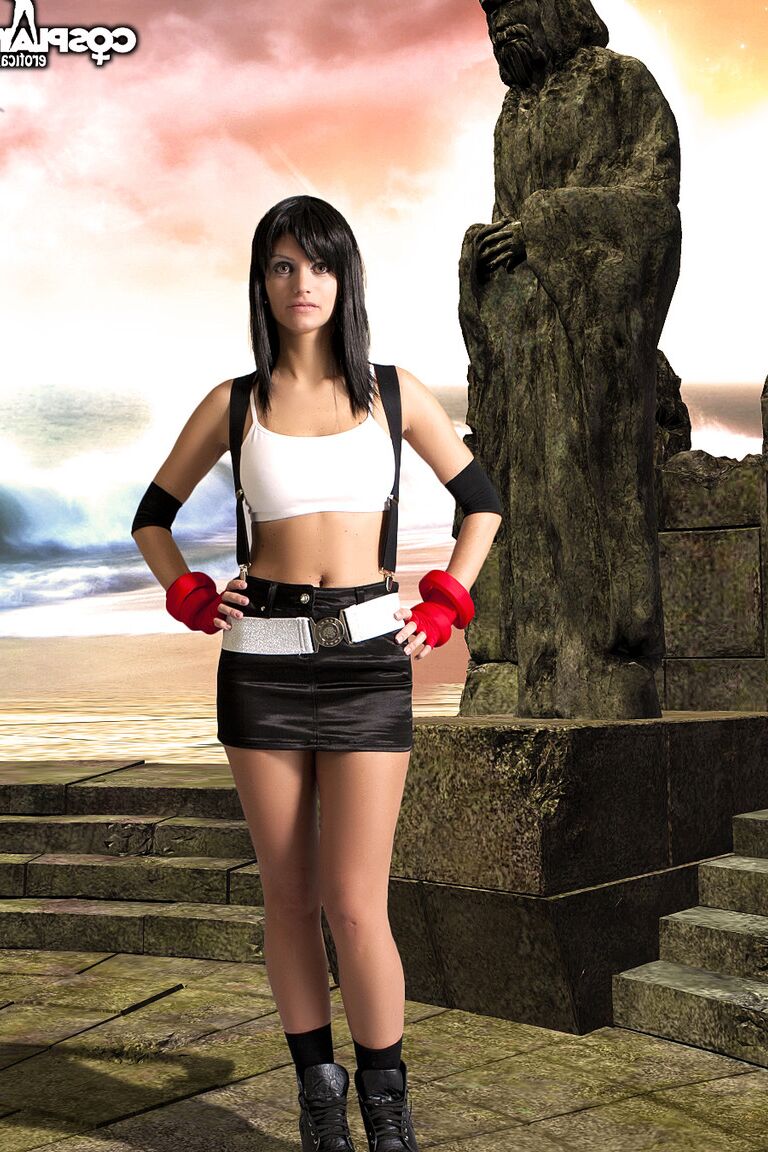12P Cosplay Érotique Tifa Final Fantasy cosplay nu