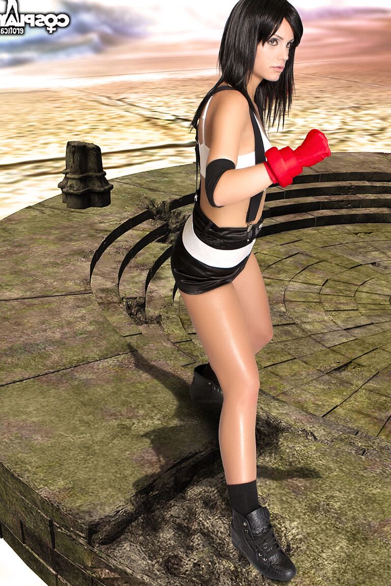 12P Cosplay Érotique Tifa Final Fantasy cosplay nu