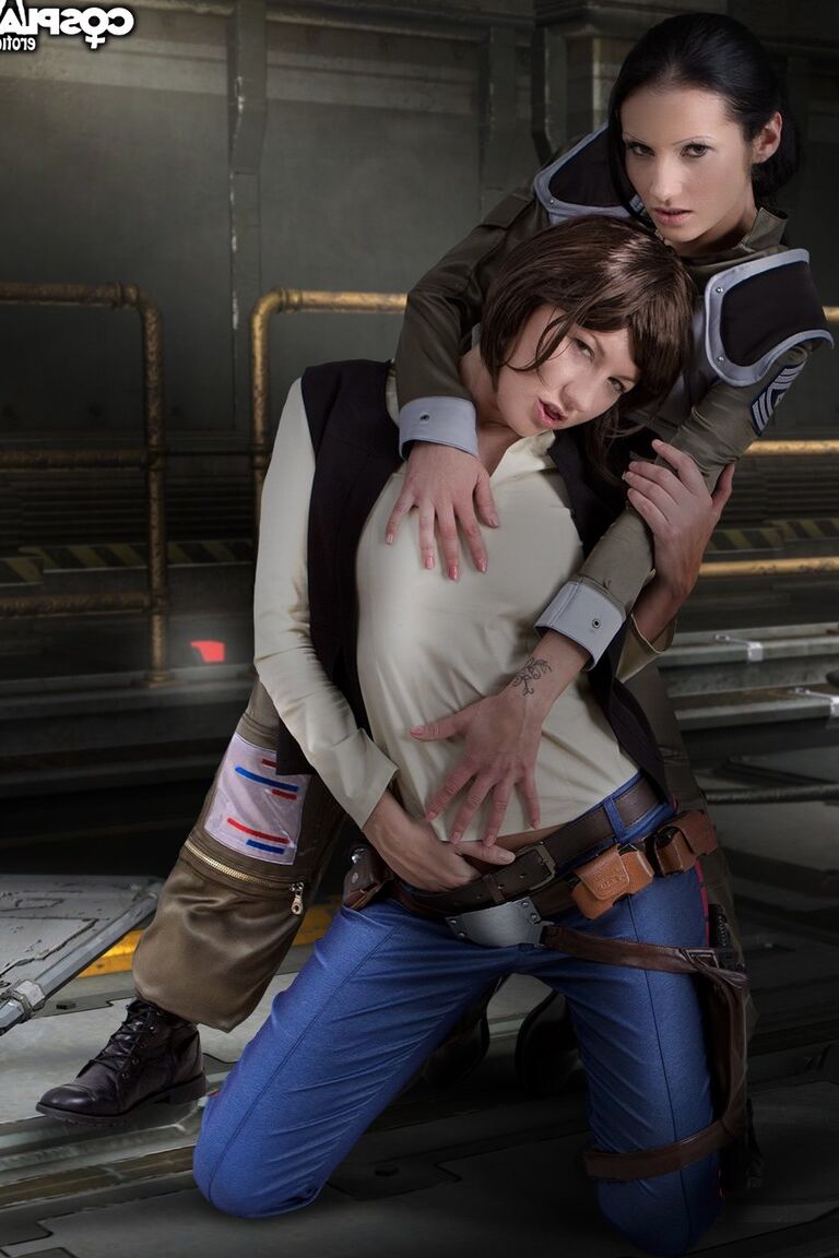 12P Han Solo StarWars vs Boomer Battlestar Galactica cosplay nu