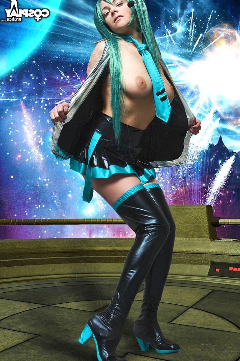 12P Hatsune Miku Vocaloid cosplay nua