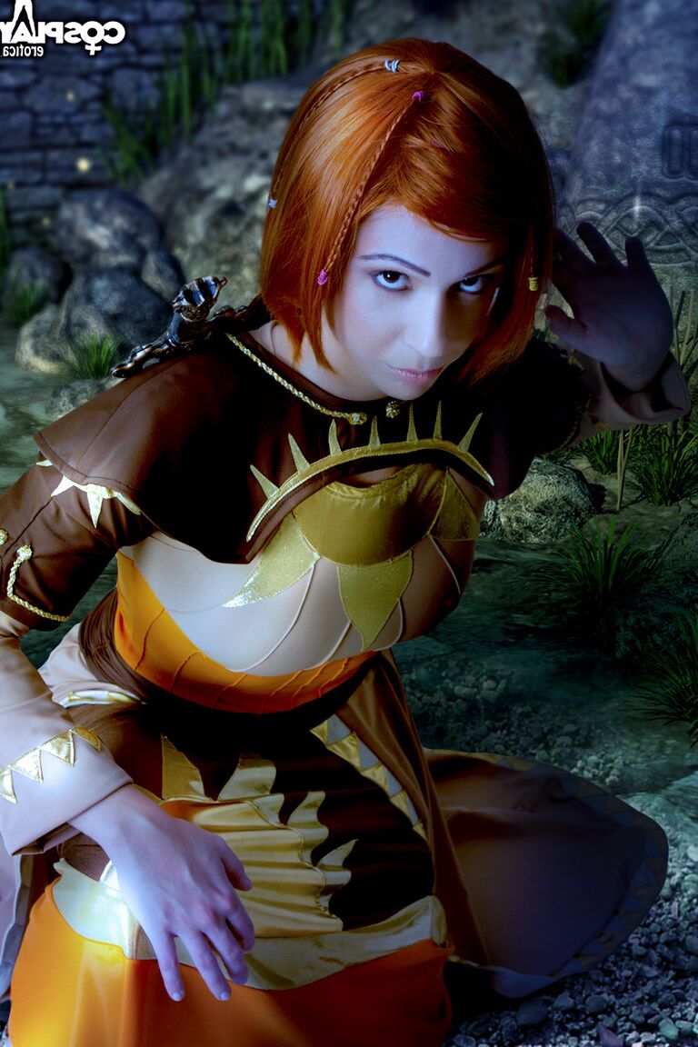 12P Leliana Dragon Age Origins nacktes Cosplay