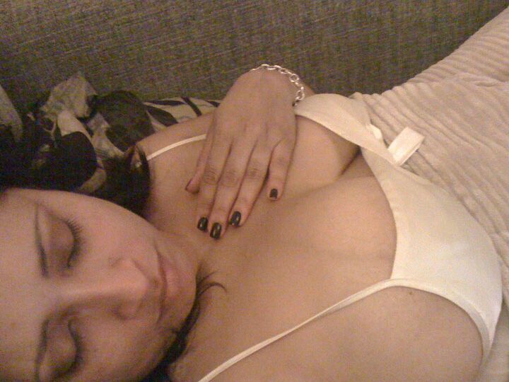 14P インド人の初めてのタイマーが単独行動中に孤立した乳首を露出