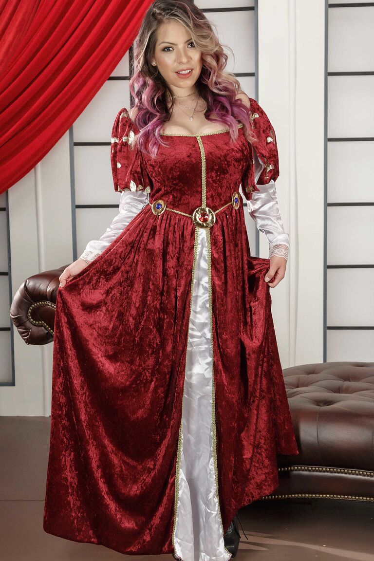 18P Modelo solo com peitos grandes tira vestido longo e lingerie para poses nuas