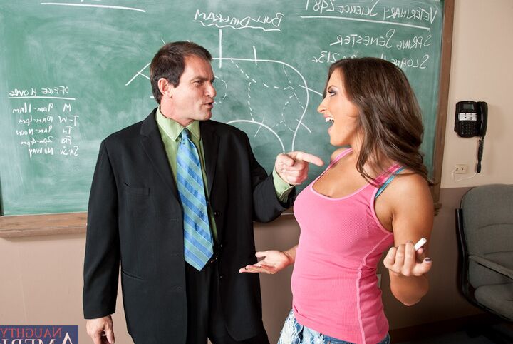 14P Naughty Bookworms Lizz Tayler fickt ihre Lehrerin