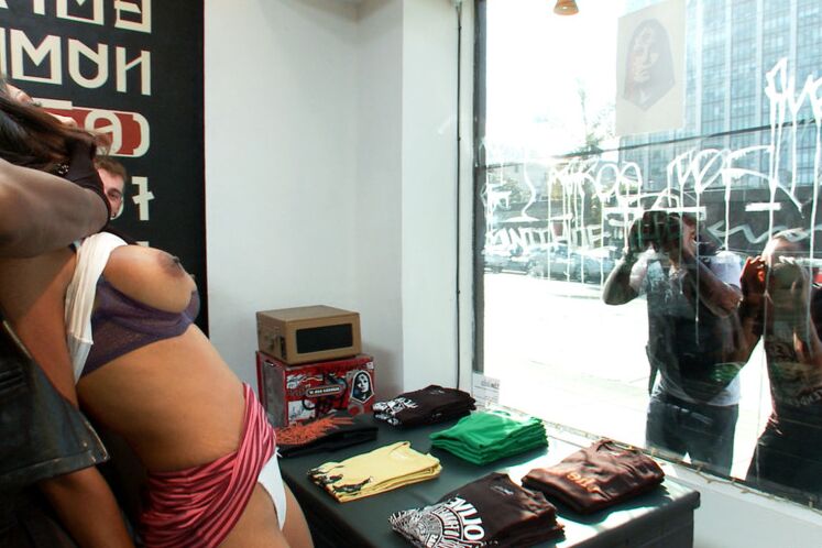 15P Lexington Steele breaks in his obedient whore Sadie Santana in his first ever