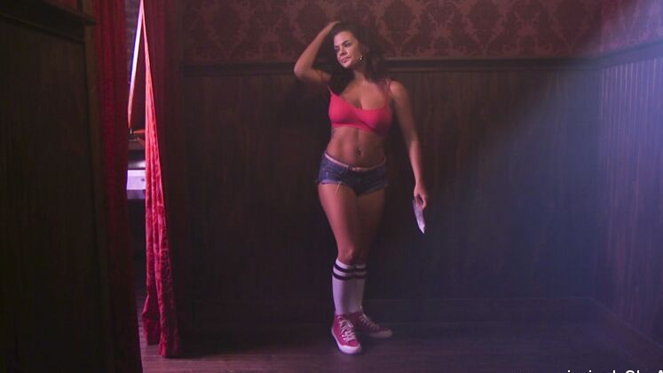 15P When Keisha Grey funks out of college for partying too much, her parents