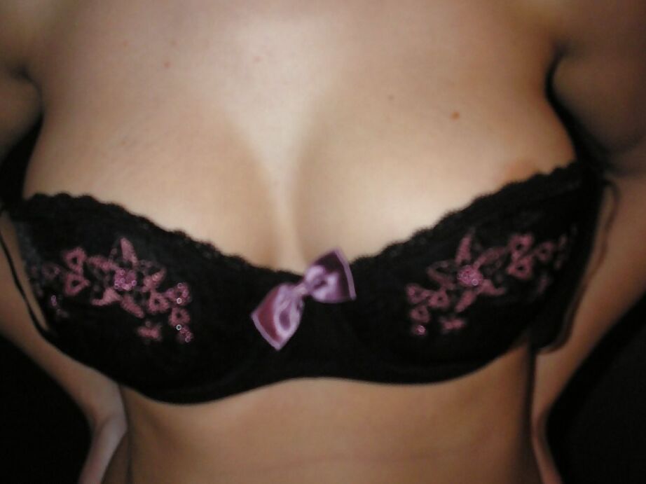 16P La desagradable novia Peach desnudando su lindo cuerpo sexy