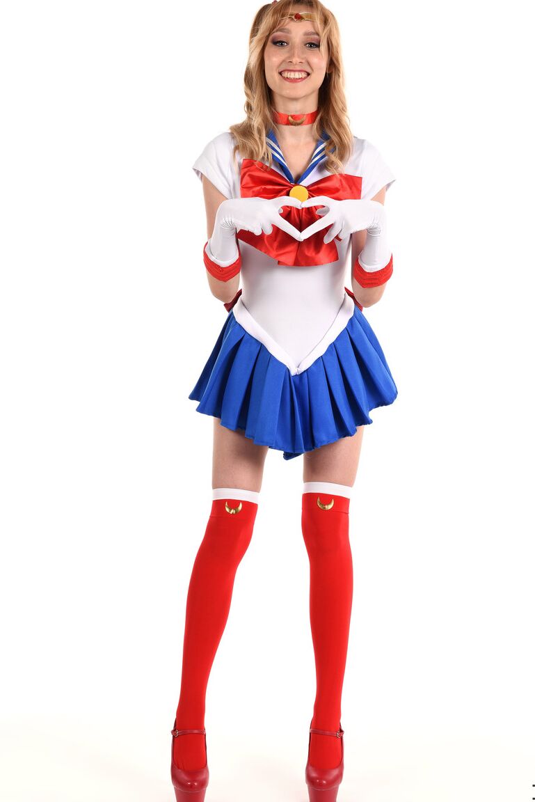 15P Solo girl Kelly Collins prances about in cosplay attire before toying her cunt