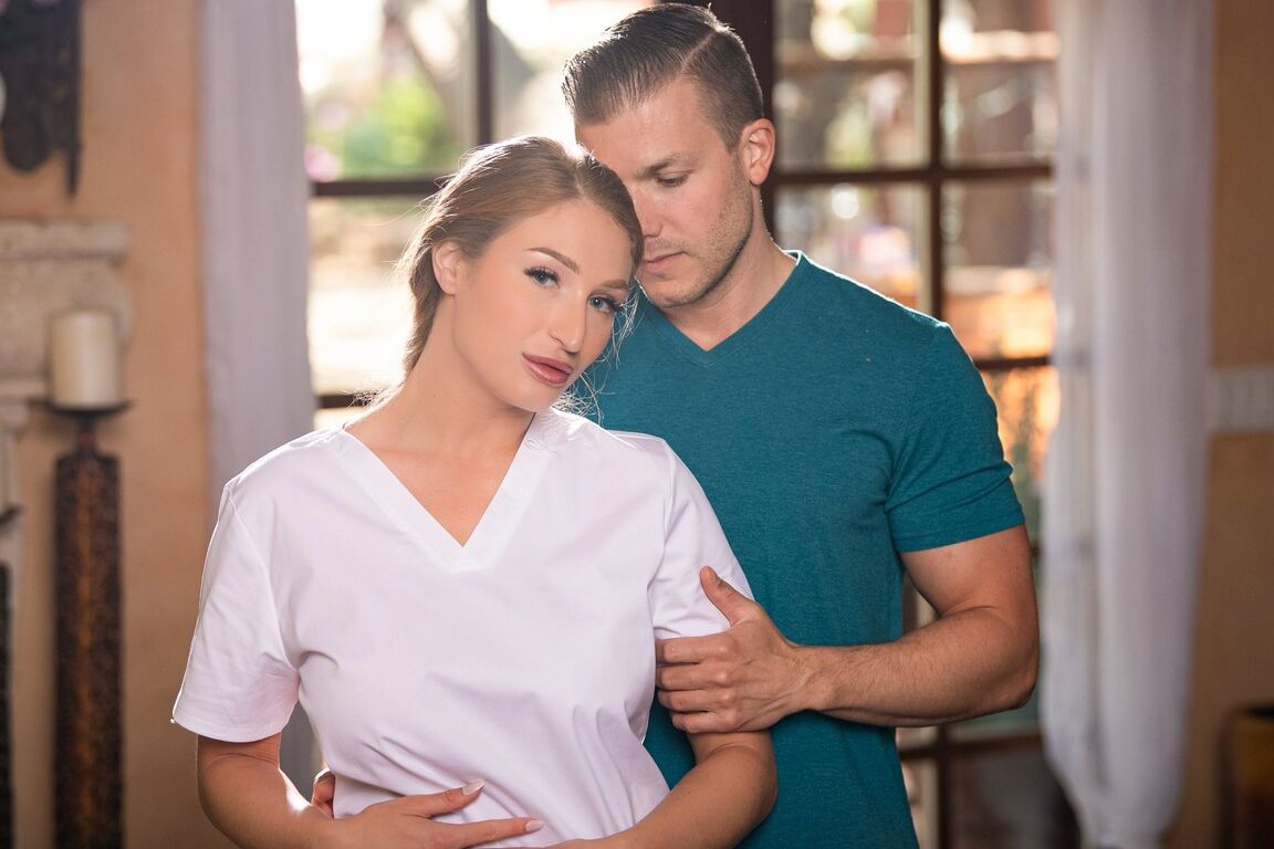 15P Beautiful teen masseuse Skylar Snow has sexual intercourse with a client