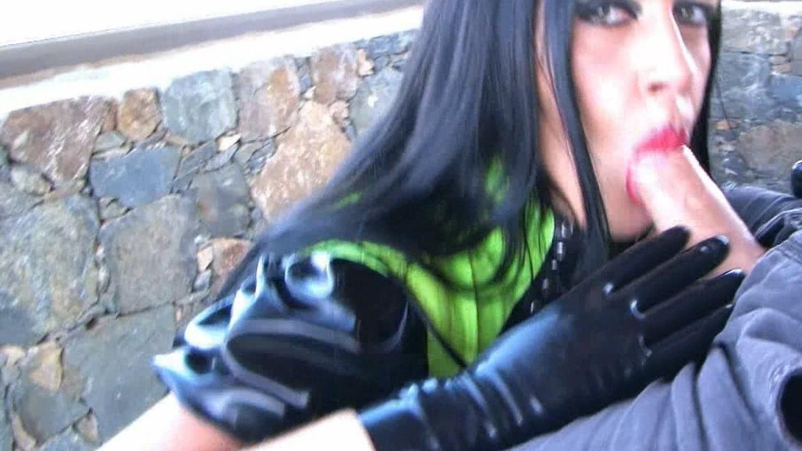 16P Pictures Nasty Latex Blowjob & Handjob with Black Latex Gloves Fuck my nasty