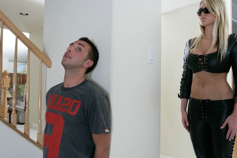21P Estrellas porno como Big Keiran Lee, Memphis Monroe