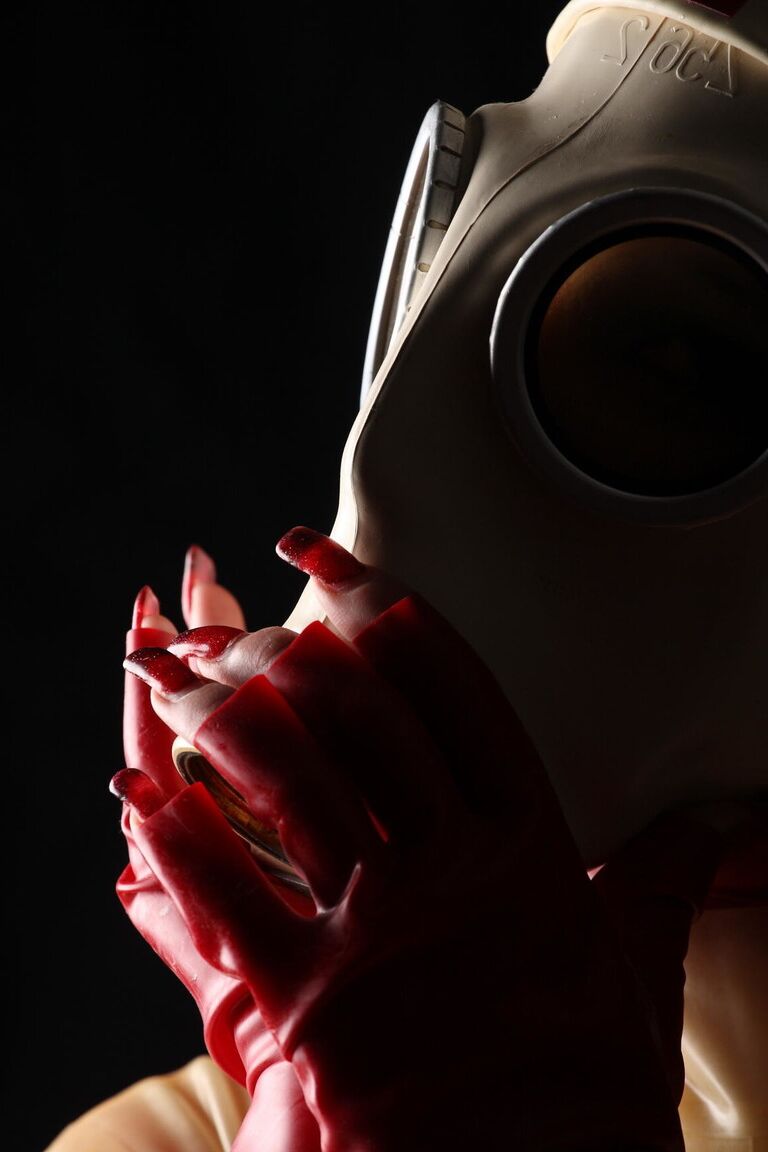 16P SOS Red Gasmask Nurse Pt 01Latex,Mask Fetish