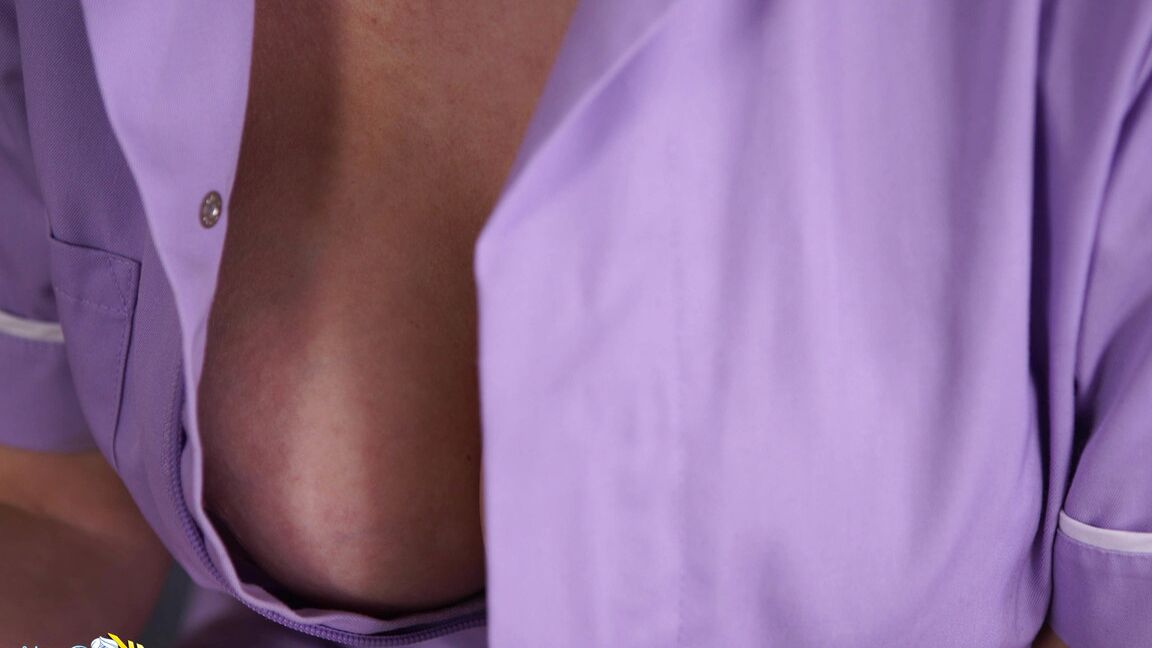 21P Downblouse Jerk Nurse Nipple Slips